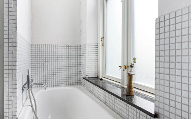 Gorgeuos Three-bedroom Apartment in Historical Copenhagen