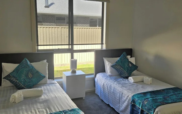 Penguin Retreat – Guest Rooms – Penguin