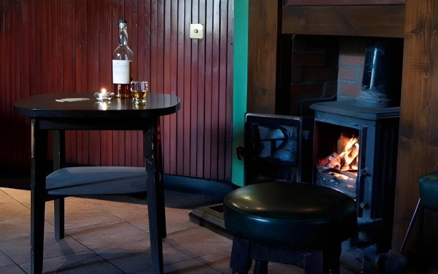 The Hopetoun Arms Hotel