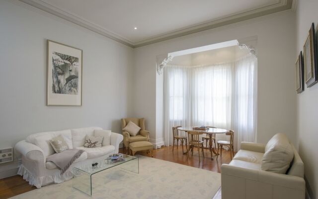 Roxburgh House Apartments