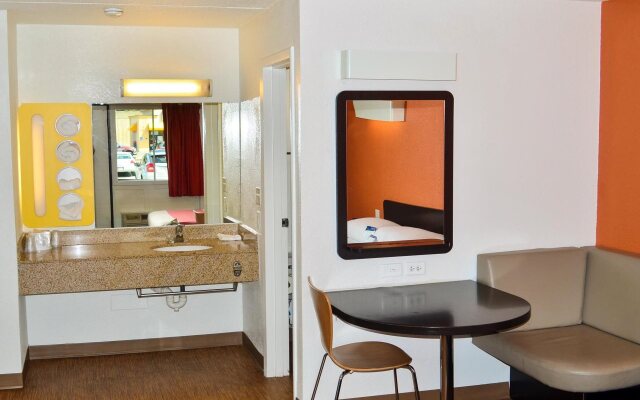 Motel 6