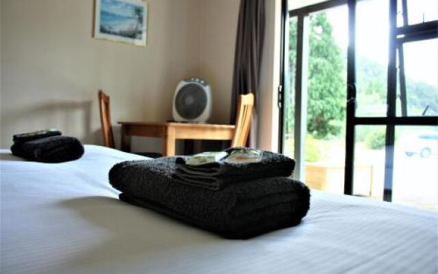 Owen River Tavern & Motels