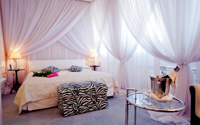 Opera Hotel