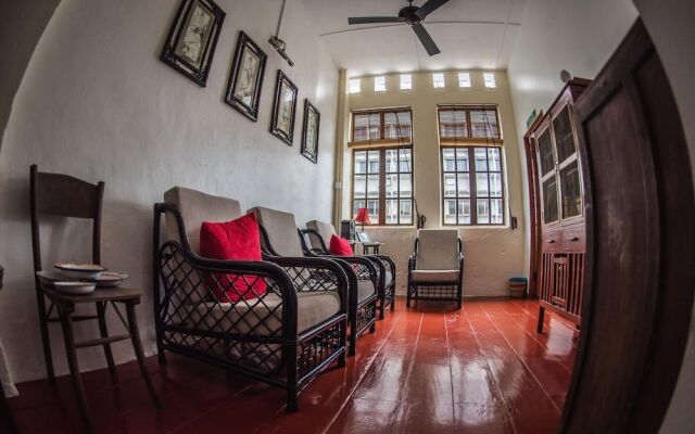 Sojourn Beds & Cafe - Hostel