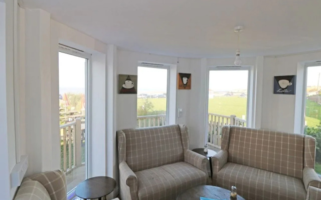 The Waves Bar Cafe B and B Hotel