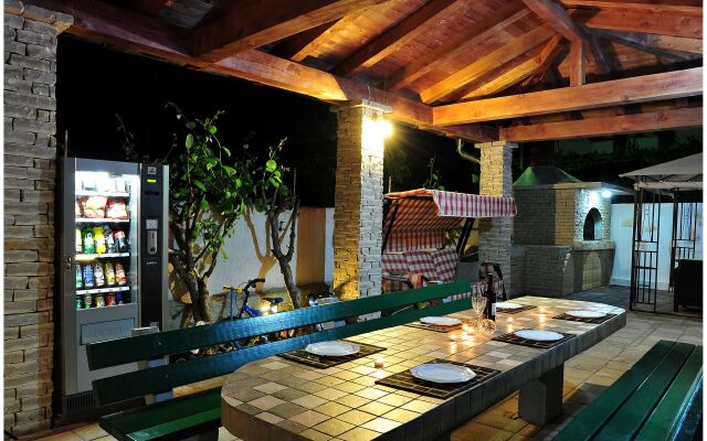 Apartment Tomo - open pool and pool for children: A4 Sukosan, Zadar riviera