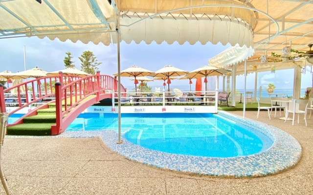 Hotel Plaza Corniche