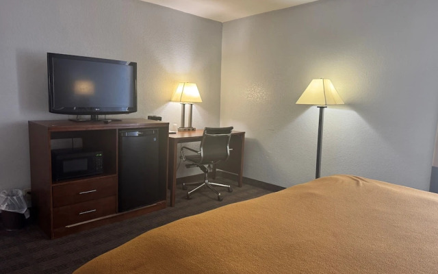Quality Inn & Suites Memphis