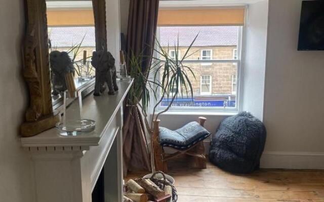 Central 3 bed flat, Forres