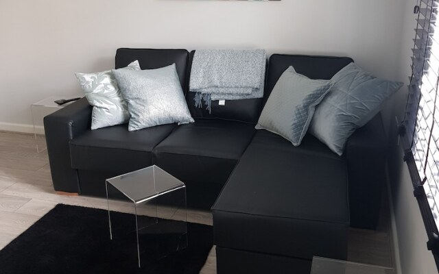 Select Serviced Accommodation - Gweal Place