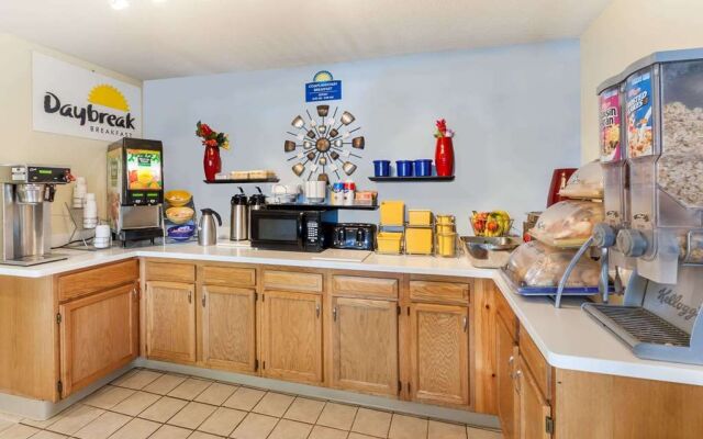Days Inn Kent - Akron