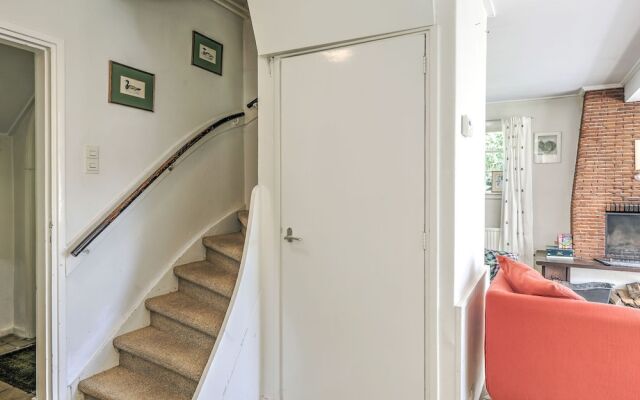 Lovely Chalet near Sea in Oostvoorne