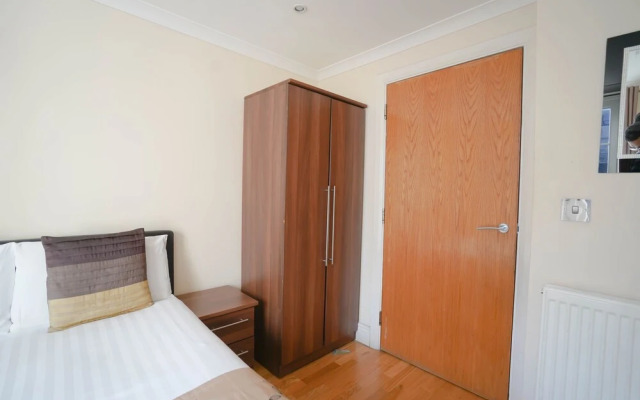 Lovely Balcony Apartment - Central London