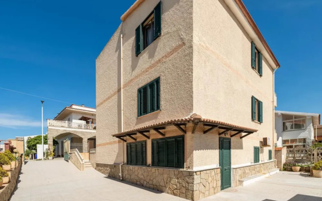 Relaxing Holiday Home 50m From Lu Bagnu Beach