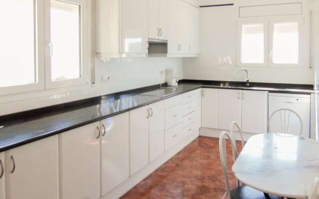 Spacious Holiday Home in L'escala With Swimming Pool