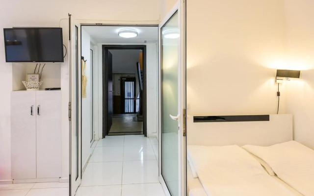 Zero-Waste Studio Apartment in Central Sofia