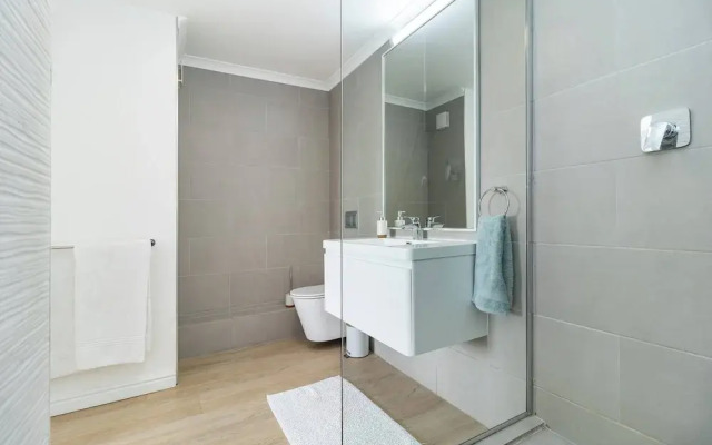 1 Bedroom Apartment, Seapoint, Cape Town
