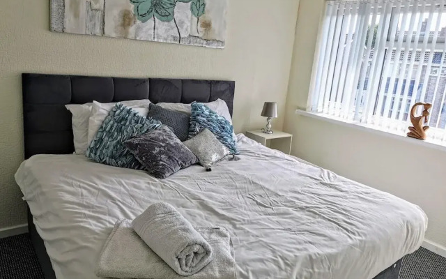 3bed Full House - Free Parking - Family Friendly!