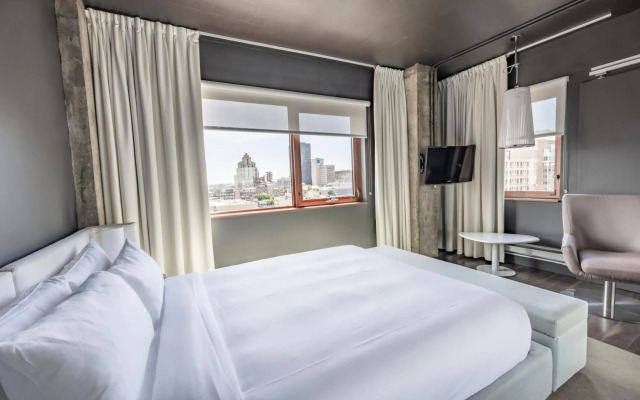 Hotel Zero 1