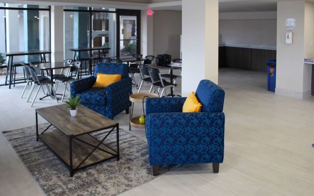 Clarion Pointe Statesville