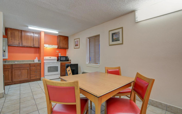 Americas Best Value Inn Laredo