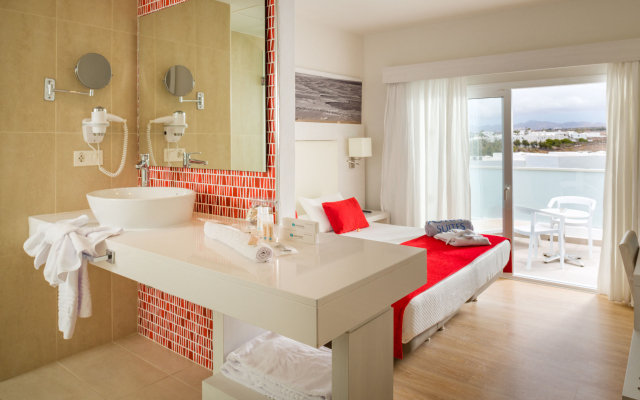 Aequora Lanzarote Suites