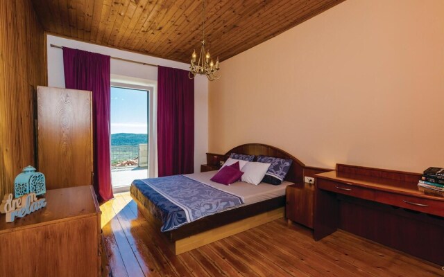 Awesome Home in Drvenik With Wifi and 5 Bedrooms