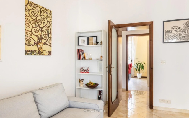 Owl Home in Noto With 2 Bedrooms and 1 Bathrooms