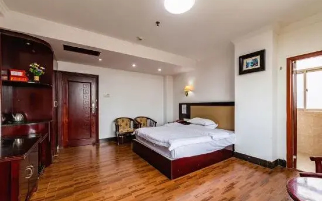 Longsheng Business Hotel