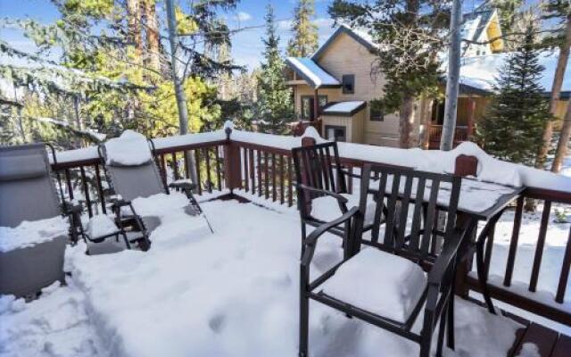 Highwood Hideaway Apartment