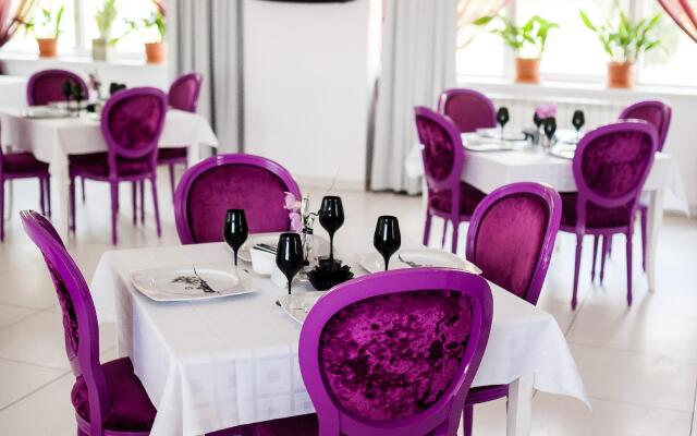 Alex & George Boutique Hotel