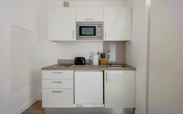 Central Liverpool Studio For 2 Guests!