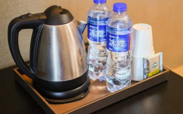 Guangzhou Sun Yat-sen University First Hospital Dongshankou Subway Yumi Boutique Apartment