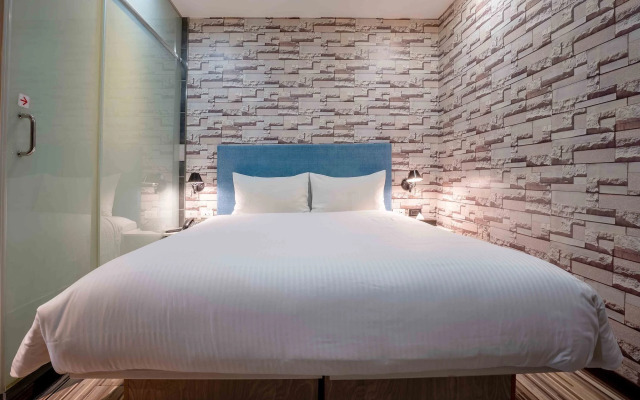 CHECK inn Taichung Ziyou