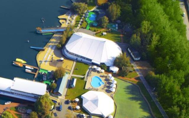 Admiral Yacht Club