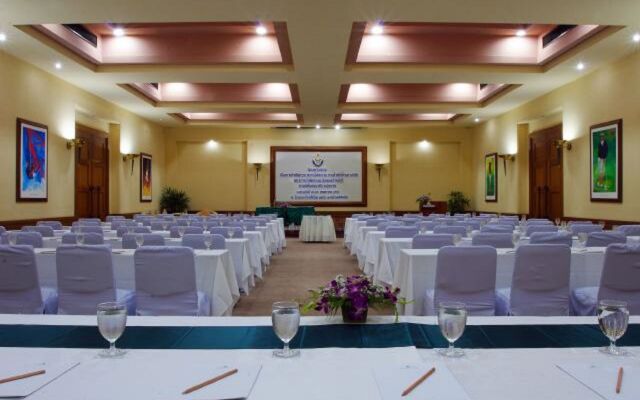 Lake View Resort & Golf Club