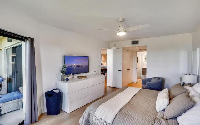 Land's End 11-203 Beach Front - Premier