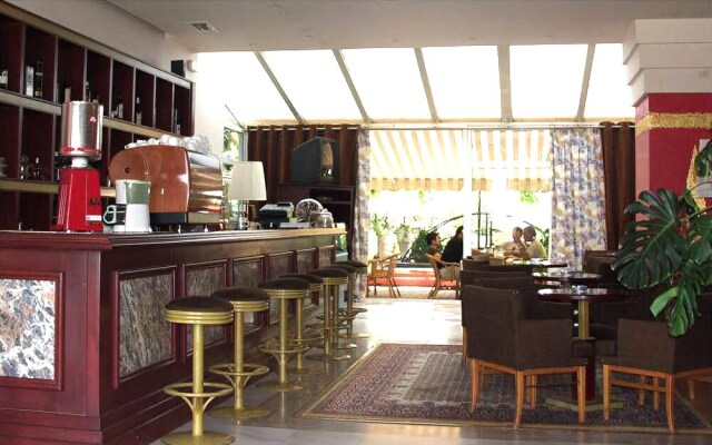 Natassa Motel