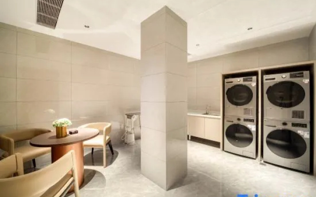 Jiang Shan Yixili Hotel