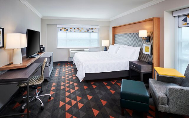 Holiday Inn Hotel & Suites Oakville @ Bronte, an IHG Hotel