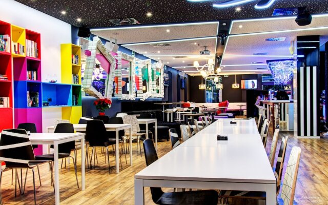 Urban Youth Hostel