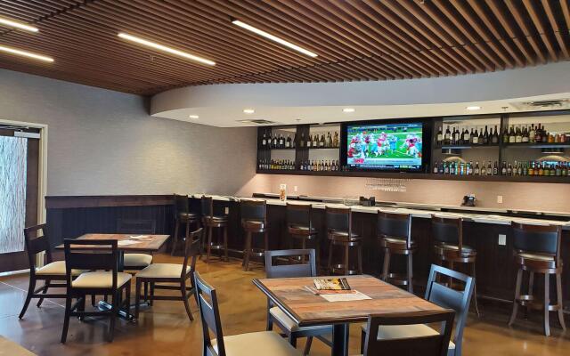 Best Western Plus Lakeview Hotel