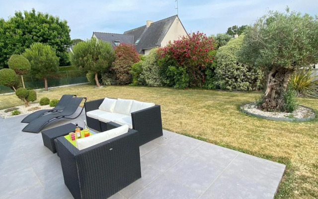 Quite Holiday Villa in Benodet