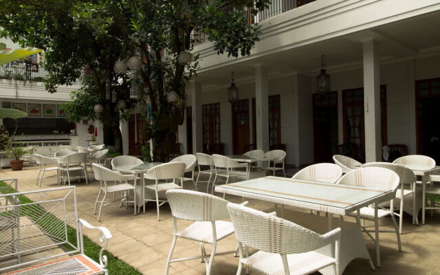 RedDoorz @ Burangrang