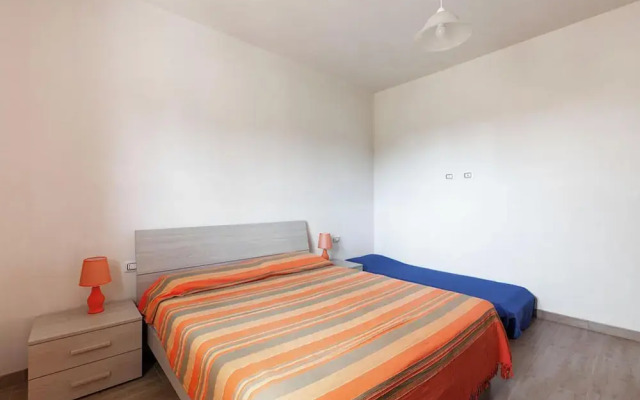 Le Bianche Apt 2 with Garden near The Sea