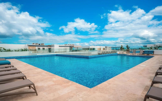 2 BR Condo - Rooftop Pool At Ipanema 504