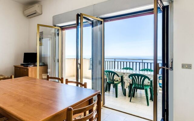 Stunning Holiday Home in Letojanni near Sea