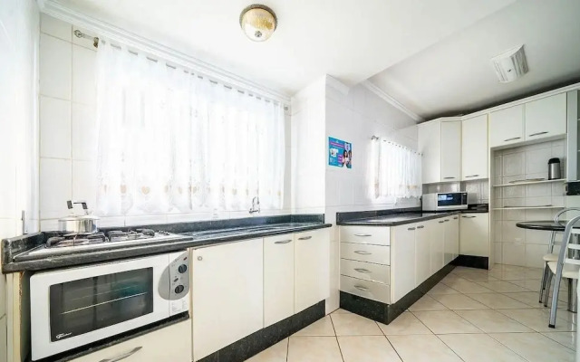 3 Bedroom apt 100m fr/ the Central Beach BC Edg401