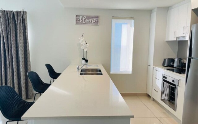 ZEN OCEAN BLISS - 2BR  Cozy Apt Sea View