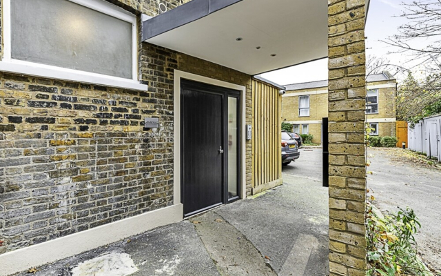 Chic Chiswick Apartment